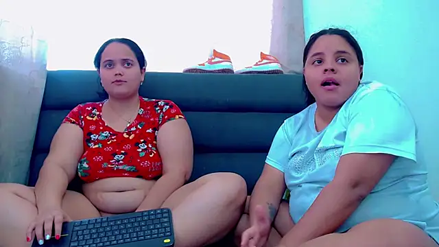 brunnette_hot élő XXX-chatje