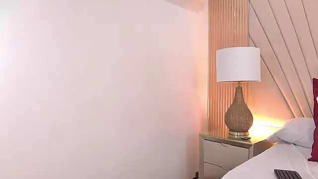 Онлайн чат XXX SaraLugo