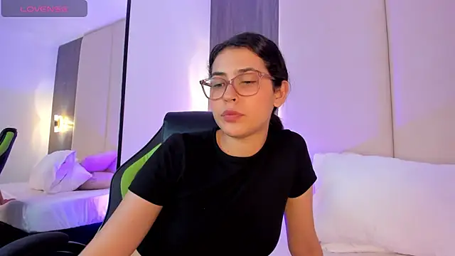 desireee_ Adlı Modelin Canlı XXX Sohbeti