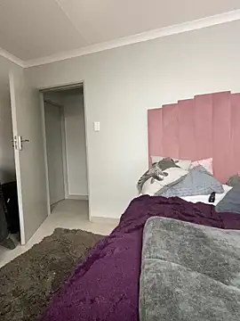 MissLola27のライブXXXチャット