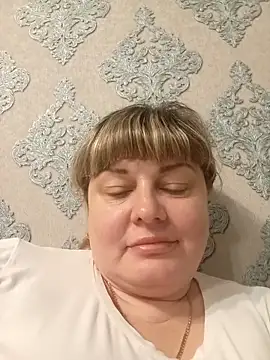 KristinaLowqのウェブカメラショー