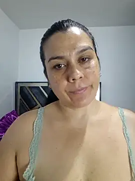 Chatroom XXX en direct de martina_foxy_