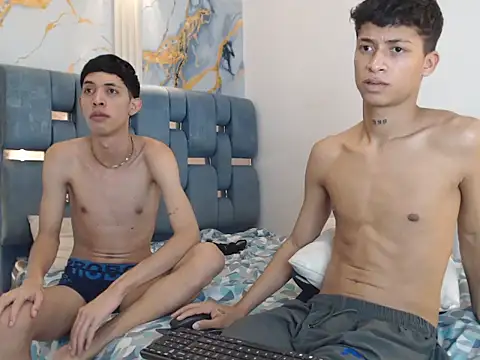 Chat XXX en directo de GOLD_BOYS