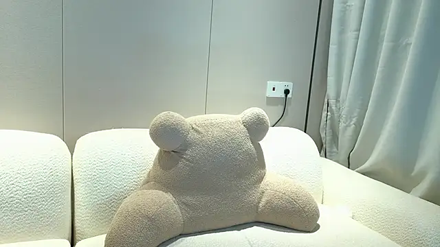 Uizzzqvq3 élő XXX-chatje