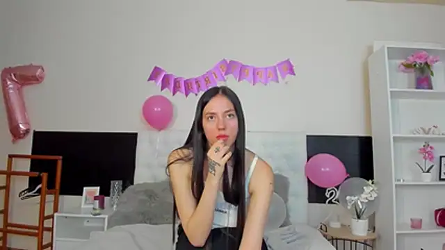 AdrianaCult élő XXX-chatje