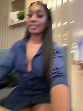 Pertunjukan Kamera Web ___Nessa