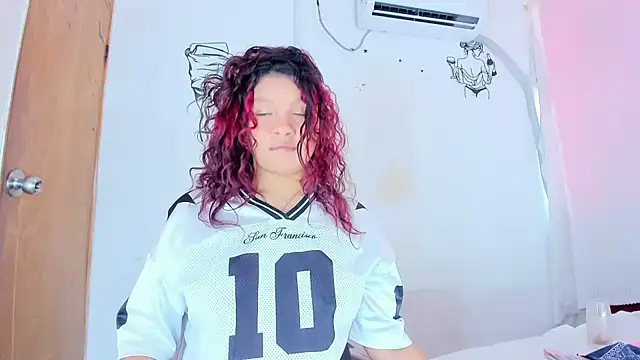 Emily_Coper18 现场XXX聊天