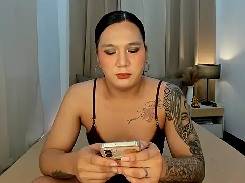 xNaughtymilesx Show Webcam