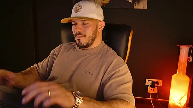 AngeloEricのライブXXXチャット