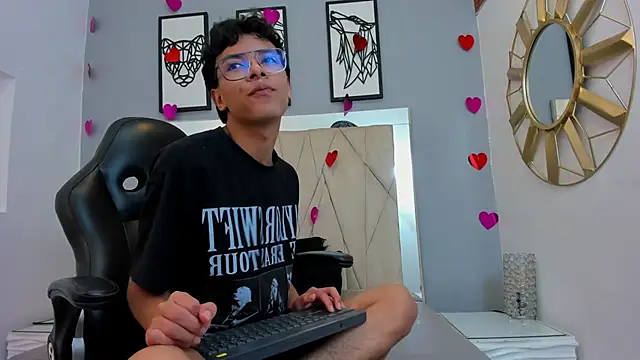 adams_bobby 网络视讯表演