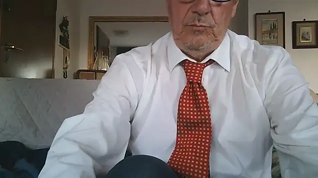 gyodybis: διαδικτυακό σόου στην κάμερα