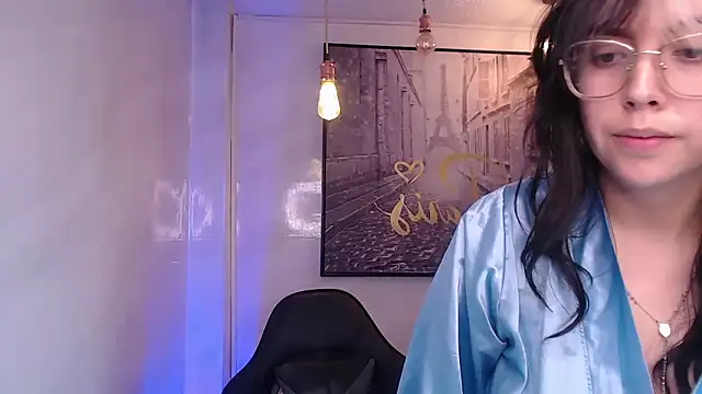 Hela_v Chat XXX live