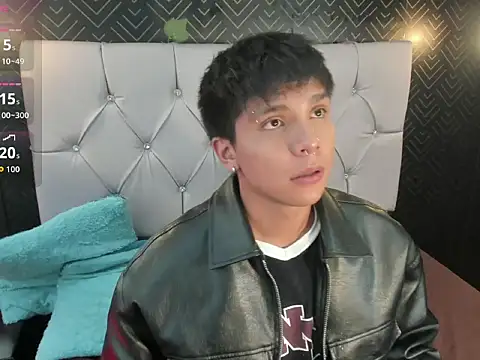 Thiago_Kozak Live XXX-Chat