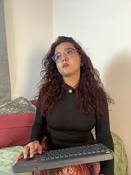 kittysophie_ Adlı Modelin Canlı XXX Sohbeti