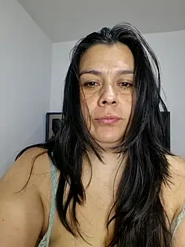 Chatroom XXX en direct de martina_foxy_