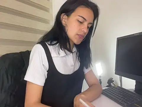 Chatroom XXX en direct de bliinkii_and_luka_