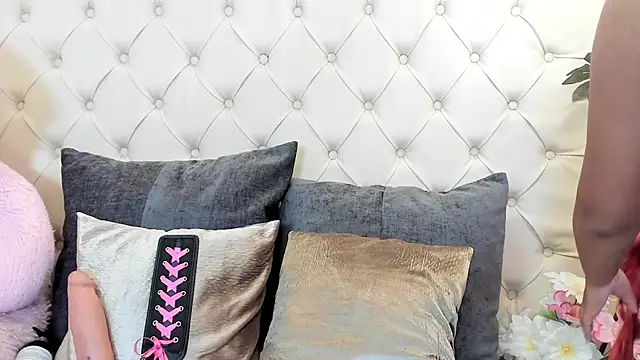 Chat +18 de kitty_rrose ao vivo