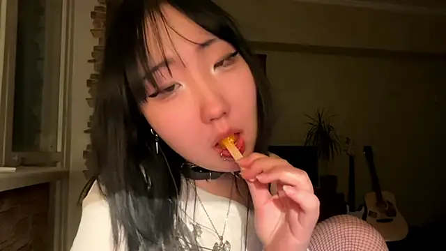 XXX chat uživo modela Yunananaa