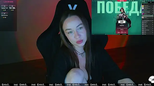 Emili1-'s Live XXX Chat