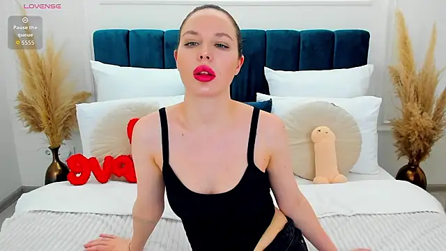 MonaRicci Chat XXX live