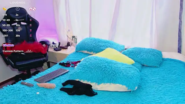 Clary_Fray_ Show in webcam