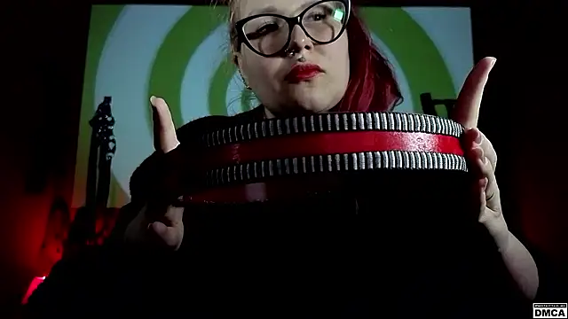 XXX chat uživo modela Amanita__Pantherina