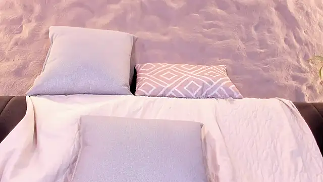 Shanntal_ Chat XXX in diretta