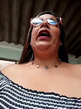 Sembang XXX Secara Langsung Mia-Glow