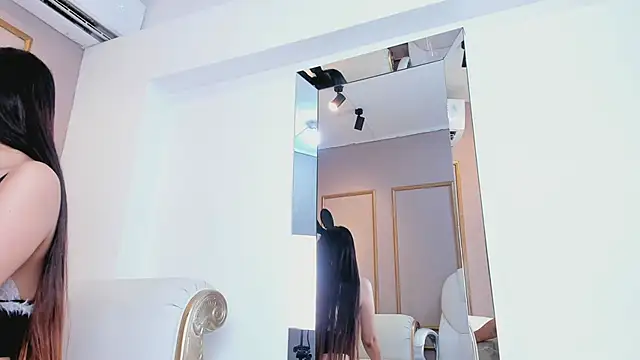 LisaLainのライブXXXチャット