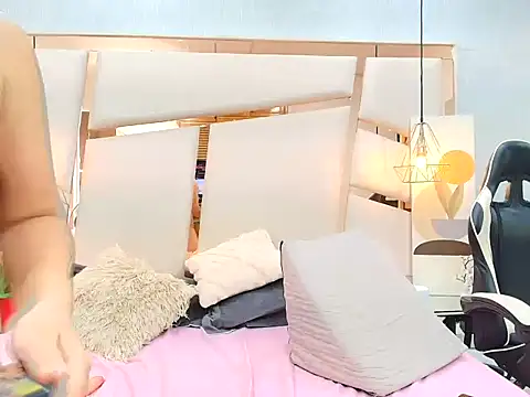 Mila_Nova_ 现场XXX聊天