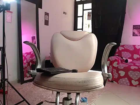 Calicurves Chat XXX live