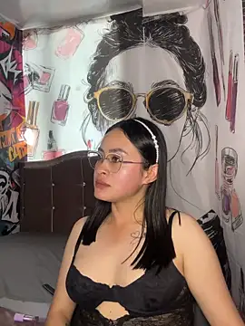 Show modela Anni_Rose na web-kameri