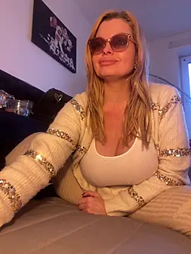 Lisavontease Chat XXX live