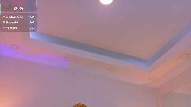 AdelinaVans' Live XXX Chat