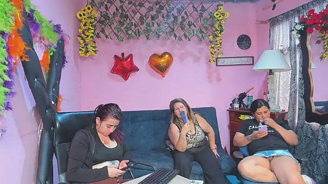 lesbiancuple webkamerás műsora