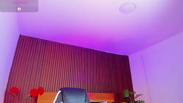 Chat +18 de kitty_sweeety_ ao vivo