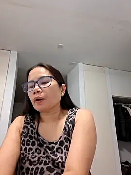 XXX chat uživo modela kittybabe69