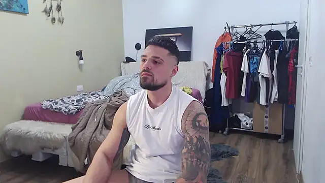 Chat XXX en directo de Tiberius_hunk