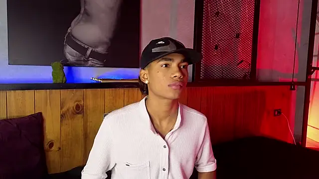 AlanCutee 现场XXX聊天