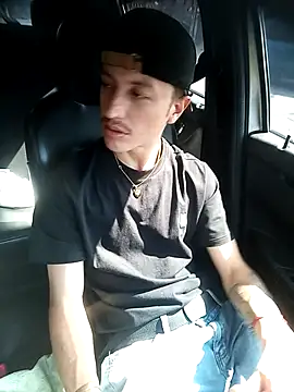 Show modela DebutingPathway na web-kameri