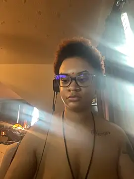 nickytheehawtie Chat XXX in diretta