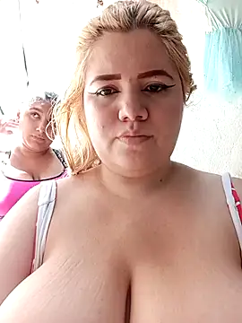 Sara_y_Amy Live XXX-Chat