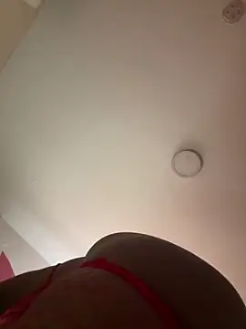 XXX chat uživo modela YariRose