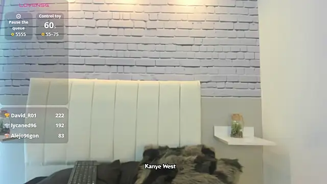 Chatroom XXX en direct de SophieeMoore