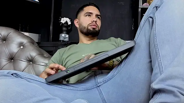 matteosantos élő XXX-chatje