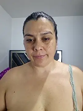 Chatroom XXX en direct de martina_foxy_