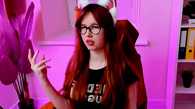 CarolGiggly: онлайн-секс-чат