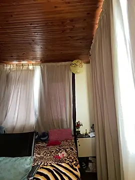 CoraVibes 现场XXX聊天