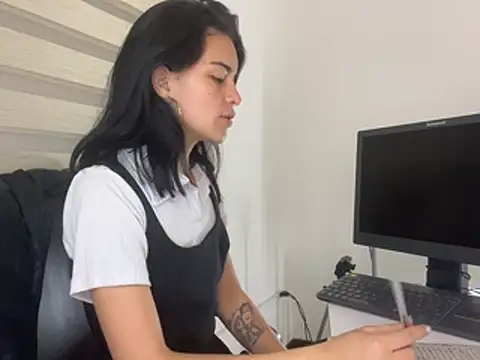 bliinkii_and_luka_ – Naživo XXX chat