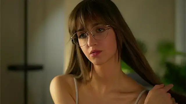 ClarineCasebolt Adlı Modelin Canlı XXX Sohbeti